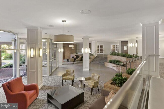Foto del edificio - 3000 Spout Run Pkwy