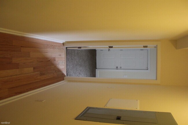 Building Photo - 1808 W Berks St