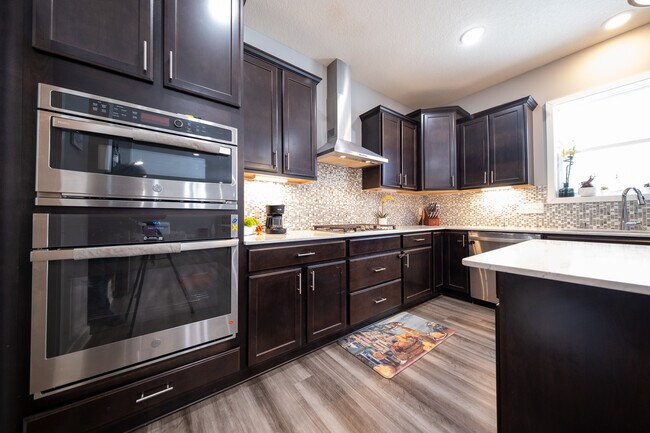 Building Photo - 18363 Greenstone Way