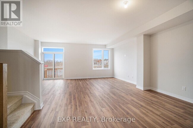 Building Photo - 74 Richelieu St