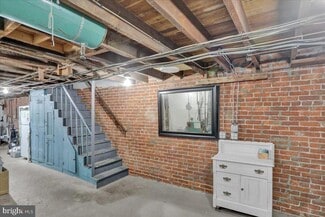 Building Photo - 536 S Fourth St