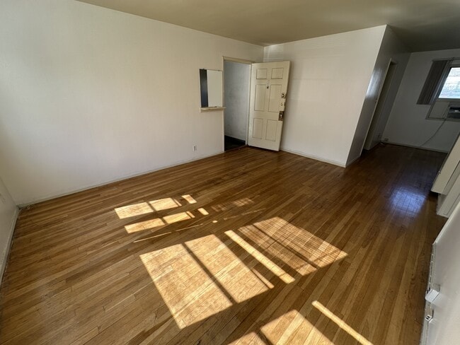 Building Photo - 2461 Silver Lake Blvd