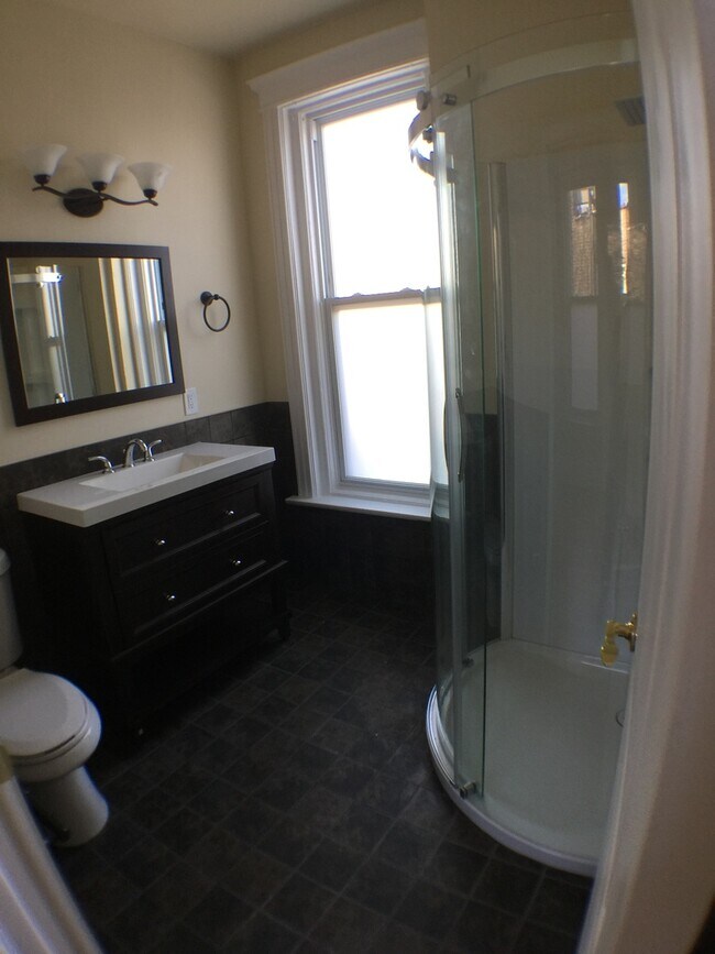 Building Photo - DePaul University 4 - Bedroom 2-Bath