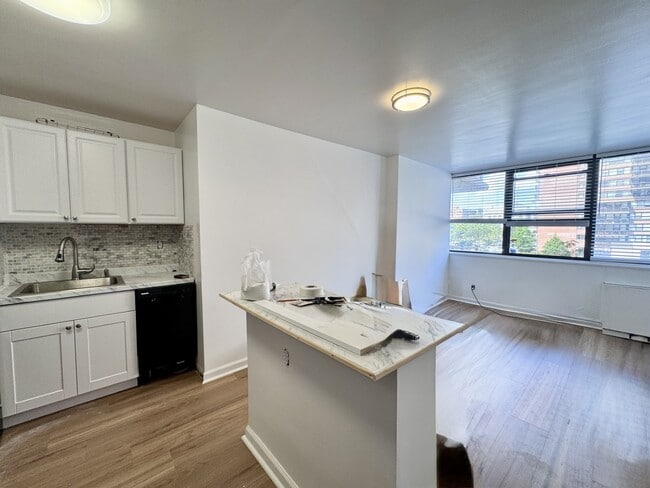 Building Photo - 280 Marin Blvd