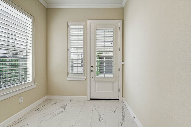 Foto del edificio - 2113 Naomi St