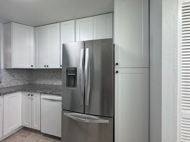 Foto del edificio - 535 W 4th St