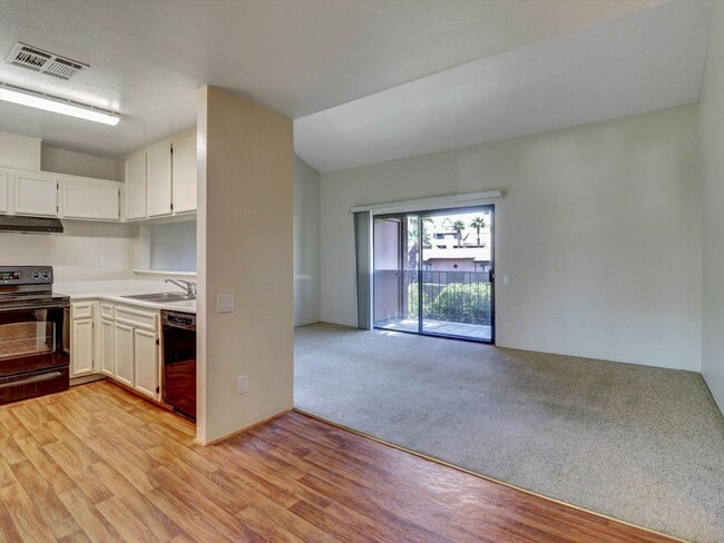 Building Photo - 291 E Mel Ave