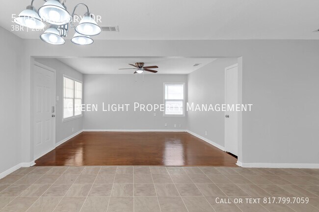 Foto del edificio - 5408 Mallory Dr