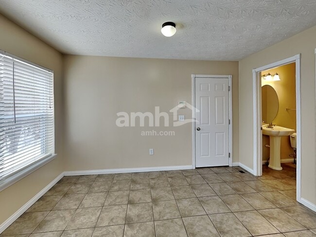 Building Photo - 6804 Trevino Way