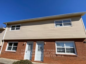 Building Photo - 1111 Arbor Dr
