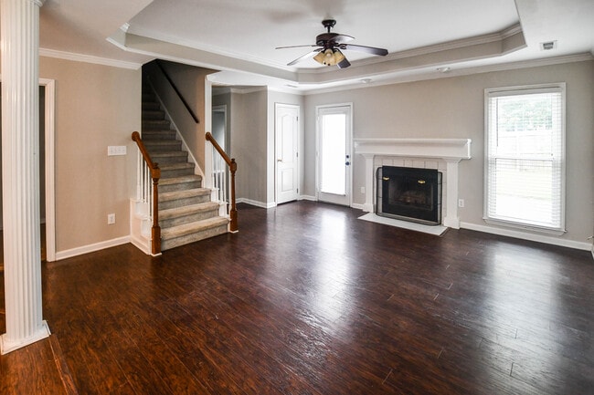 Building Photo - 235 Albany Dr NE