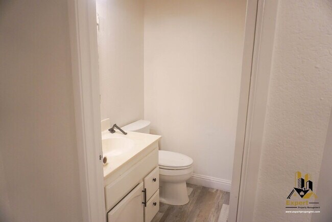 Foto del edificio - 3605 Larchmont Square Ln