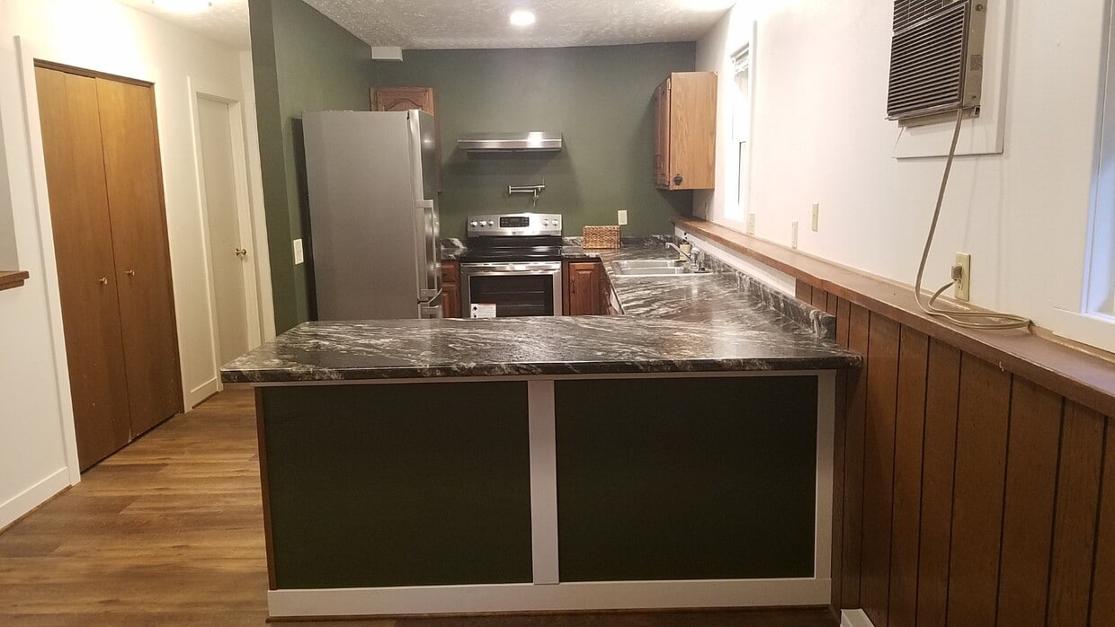 Primary Photo - Colonial Heights