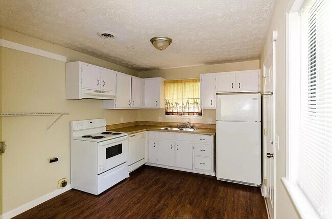 Building Photo - 113 Langford Ct
