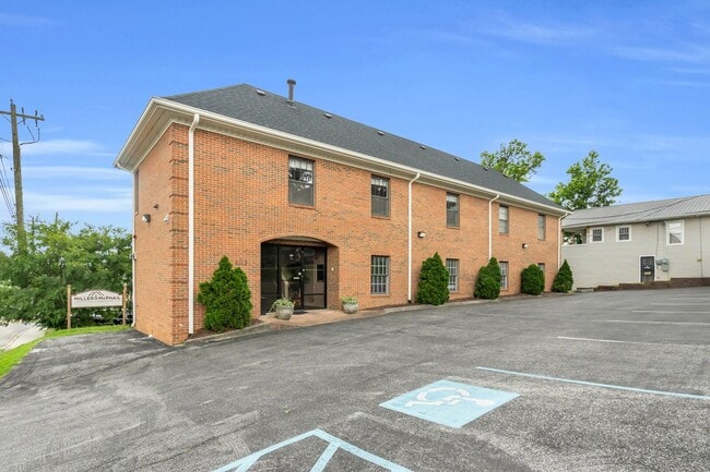 Foto del edificio - 2 bedroom townhome in North Shore AVAILABL...