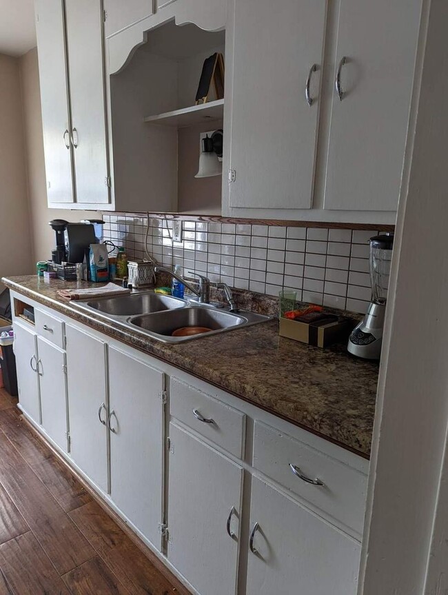 Building Photo - Cozy 1 Bedroom Home