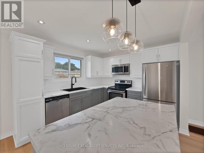 Building Photo - 14 Clement Pl