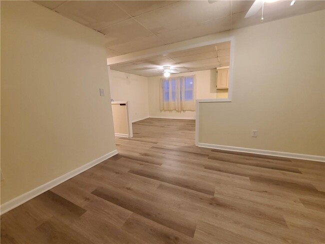 Building Photo - 1281 Douglas Ave
