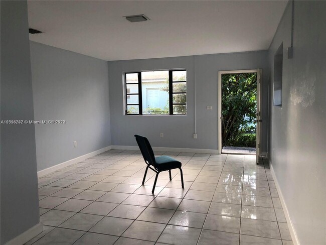 Foto del edificio - 913 NW 3rd St