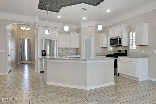 Building Photo - 14944 John McNeely Ave