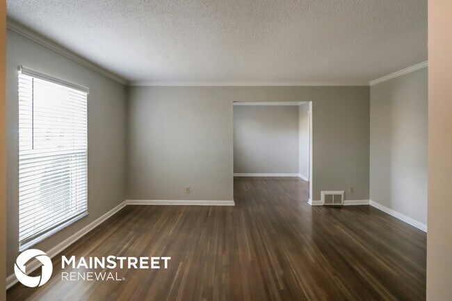 Foto del edificio - 4931 Darlington Dr