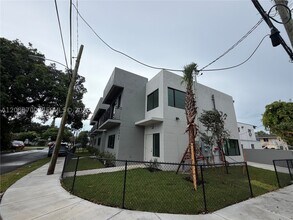 Building Photo - 6480 NE 1st Pl