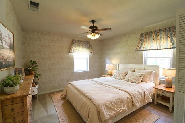 Building Photo - 113 West Dr