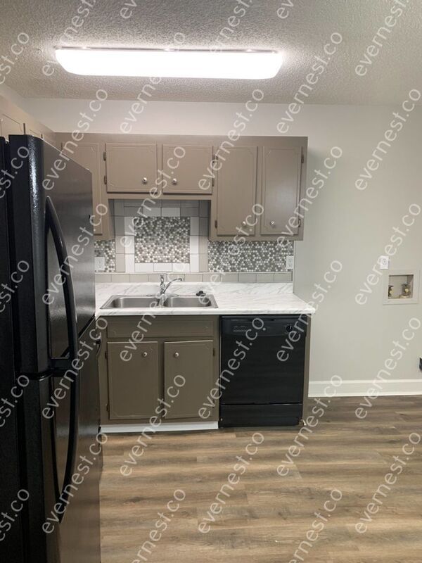 Building Photo - 1116 N Graycroft Ave