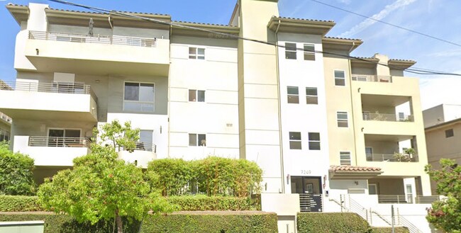 Building Photo - 7249 Franklin Ave