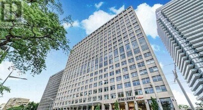 Building Photo - 111 St Clair Ave W