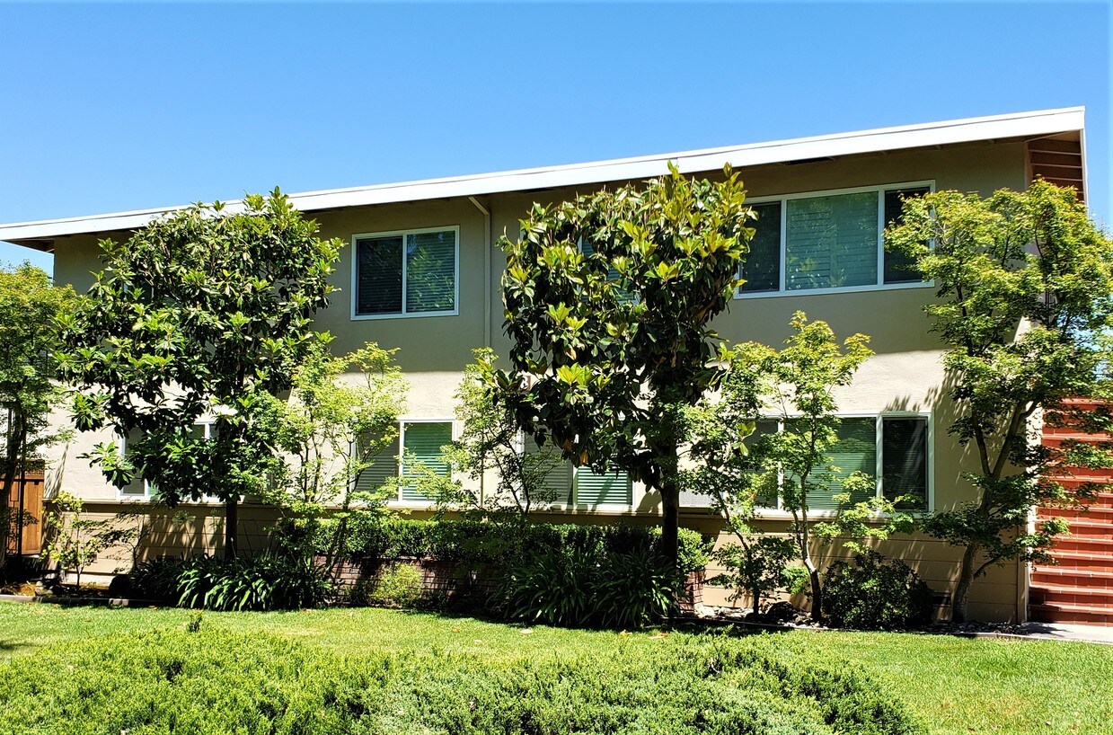 Foto principal - 168 Carlton Avenue
