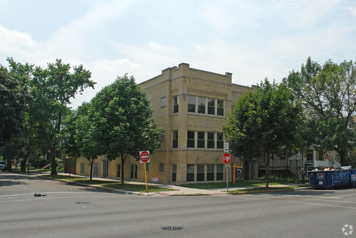 Primary Photo - 3501 W WRIGHTWOOD Ave