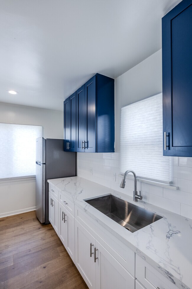 Foto del edificio - 436 Rosecrans Ave