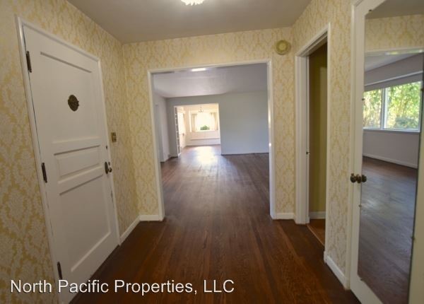 Building Photo - 6655 57th Ave NE