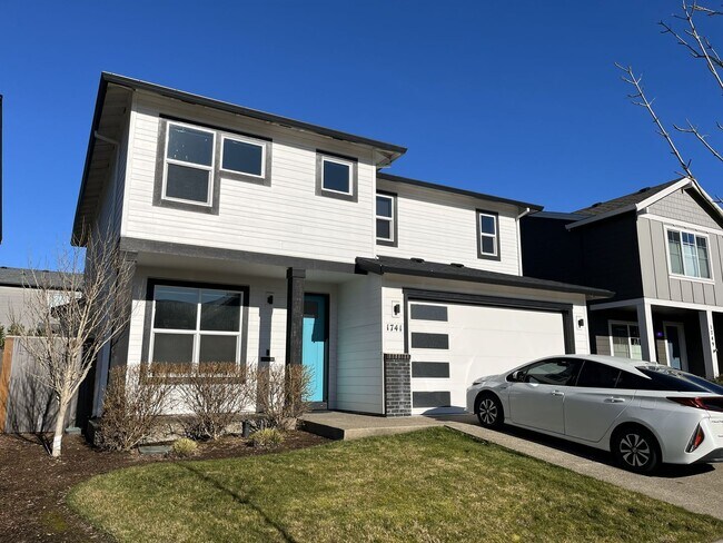 Foto del edificio - Expansive 2020 Forest Grove Home with 4 Bedrooms, Loft, Modern Kitchen & Covered Patio