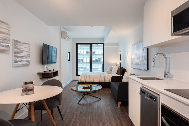Building Photo - 3406-1288 Av. des Canadiens-de-Montréal