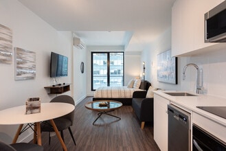 Building Photo - 3406-1288 Av. des Canadiens-de-Montréal