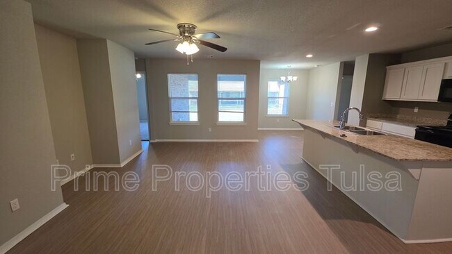 Foto del edificio - 14701 N 46th W Ave