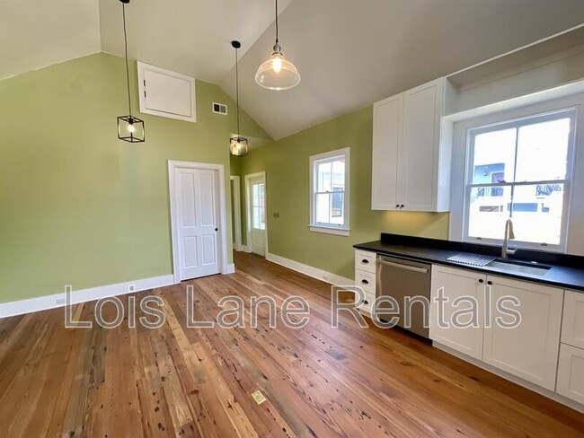 Photo - 5 Sheppard St House