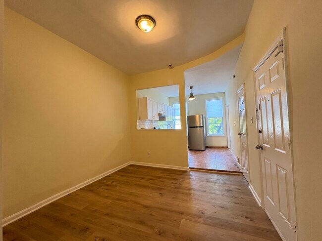 Foto del edificio - 614 Bramhall Ave