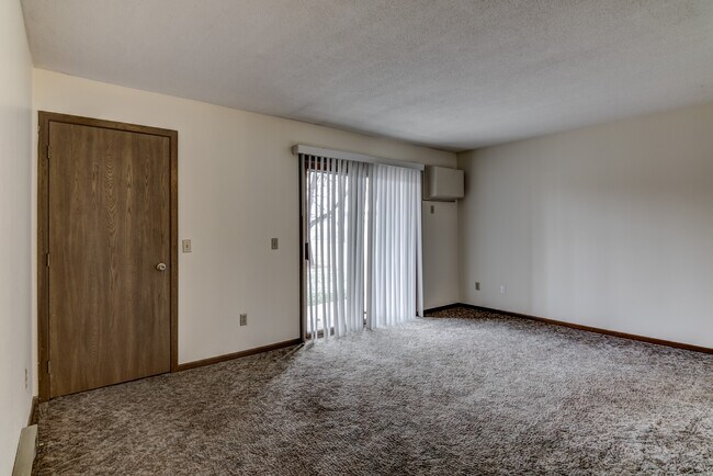 Building Photo - 694 Dutchman Dr