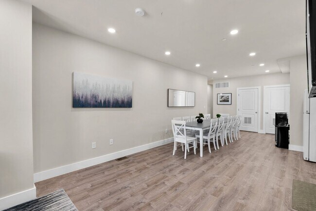Photo - 711 16th Street NE Apartment