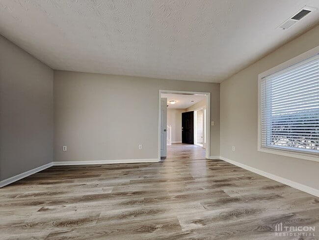 Foto del edificio - 703 Morgans Ridge Dr