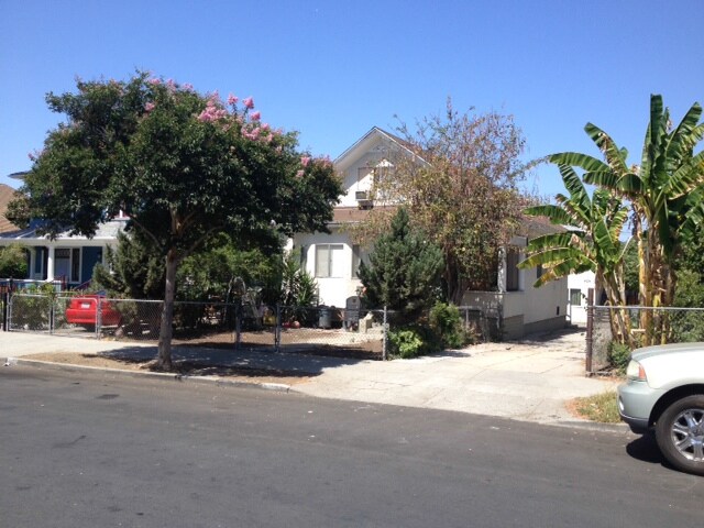 Building Photo - 2651-2653 Sichel St