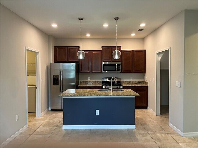 Foto del edificio - 17575 Brighton Lake Rd