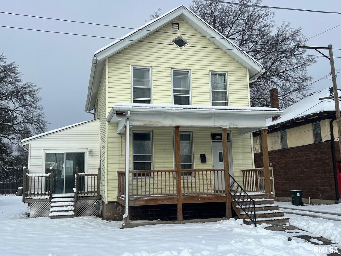 Primary Photo - 224 W High St