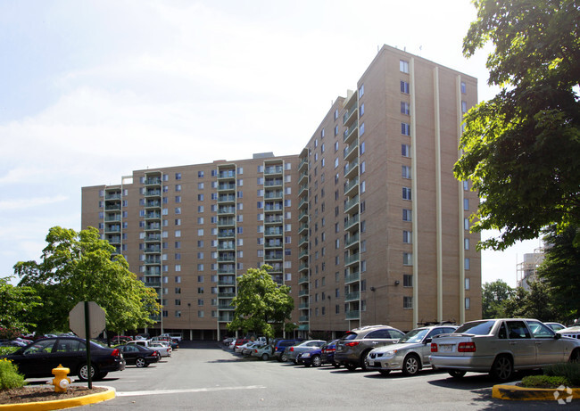 Building Photo - Marina Towers