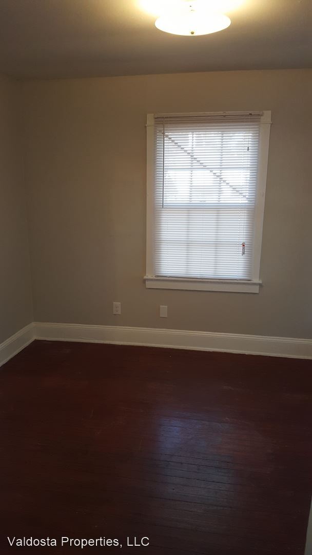 Building Photo - 2 br, 1 bath House - 1717 Iola Drive
