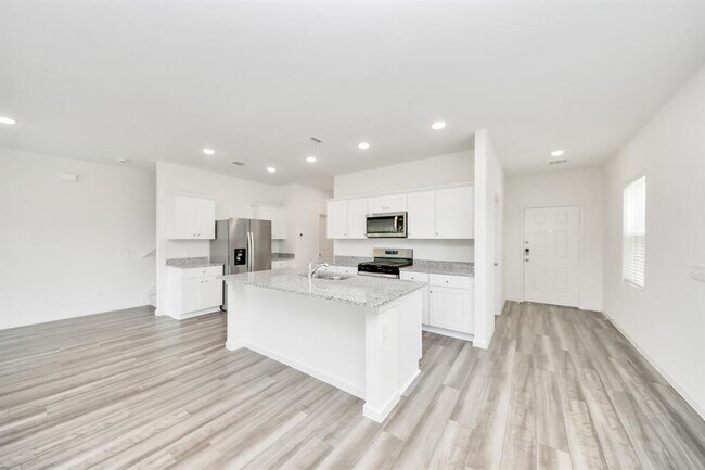 Building Photo - 10314 Valley Vista Dr