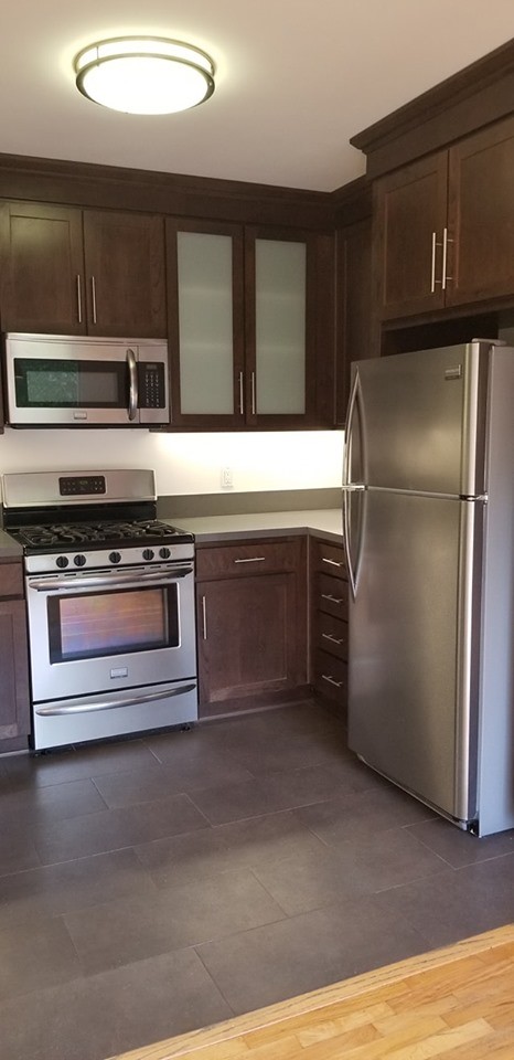 Stainless steel appliance - 1507 Stanford St